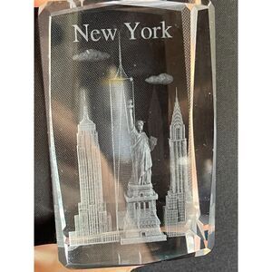 Crystal Glass New York Skyline Paperweight ~Statue of Liberty ~Etched Laser Made